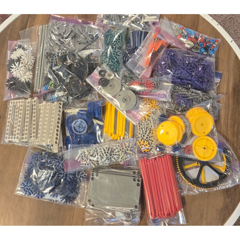 KNEX Building Set Bulk Lot Rods Connectors Gears Wheels Carrying Case 650+ Piece